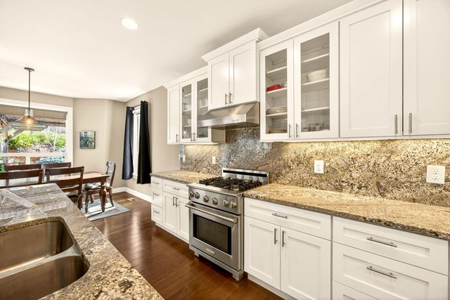 4477 Vista Pointe Drive, Medford, OR 97504