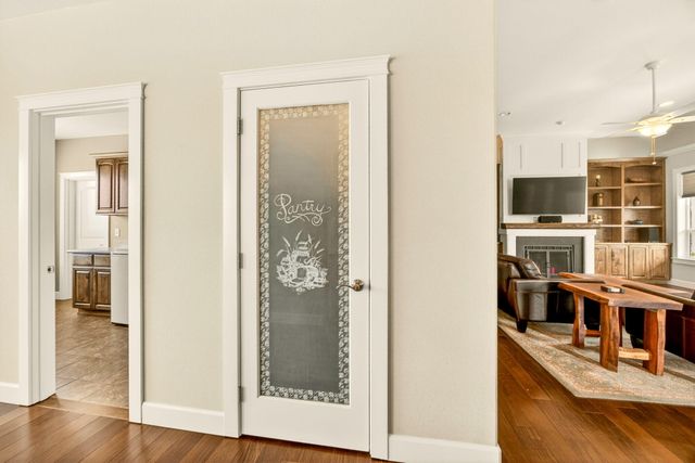 4477 Vista Pointe Drive, Medford, OR 97504