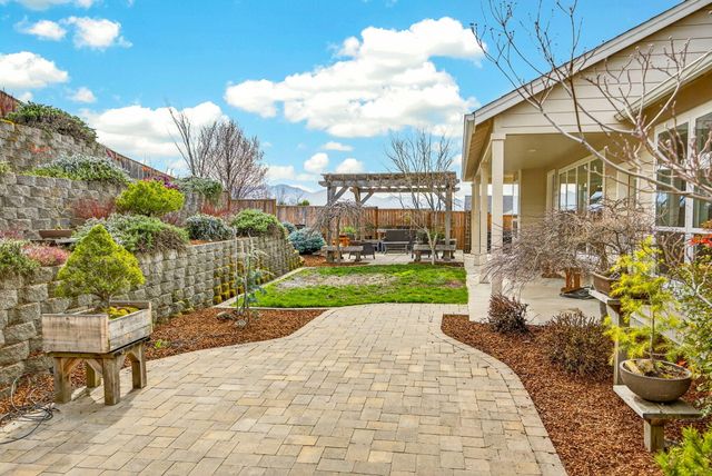 4477 Vista Pointe Drive, Medford, OR 97504