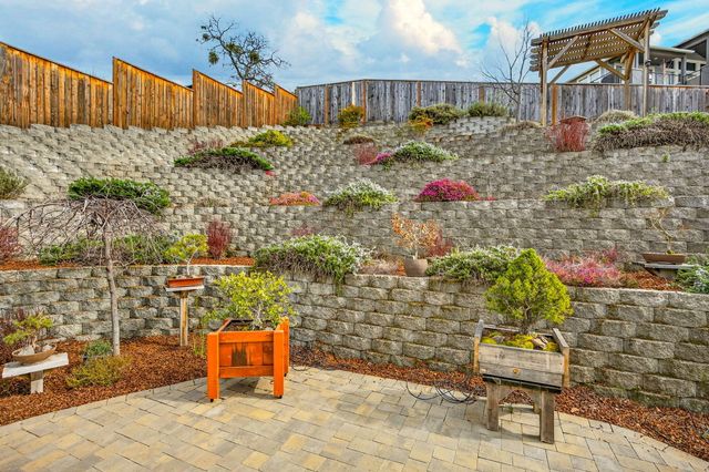 4477 Vista Pointe Drive, Medford, OR 97504