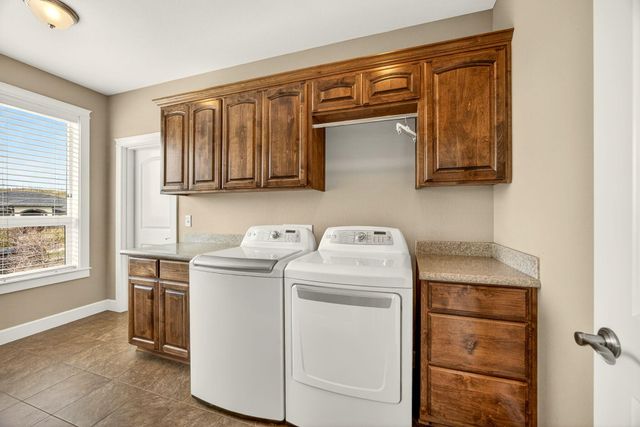 4477 Vista Pointe Drive, Medford, OR 97504