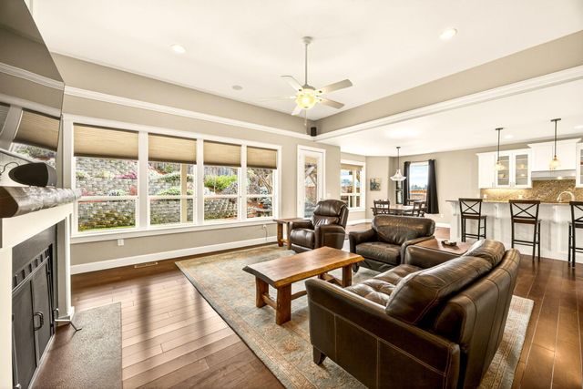 4477 Vista Pointe Drive, Medford, OR 97504