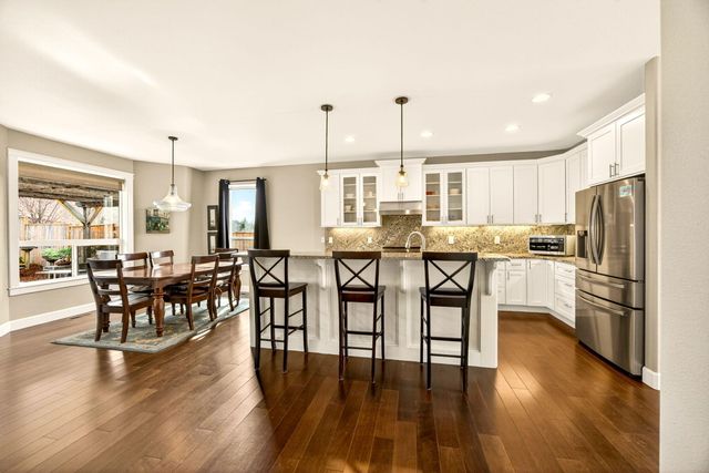 4477 Vista Pointe Drive, Medford, OR 97504