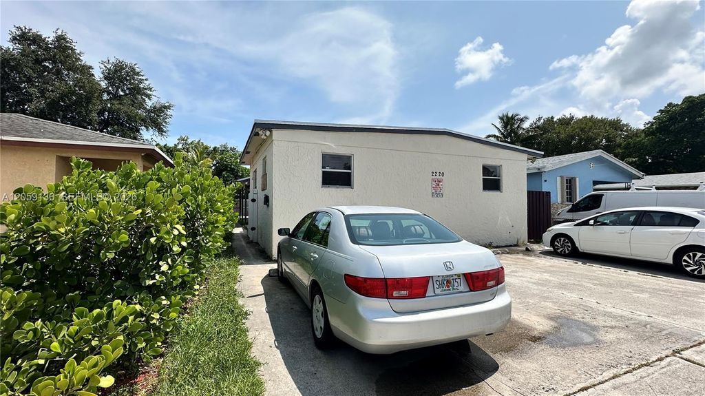 2220 Charleston St 2, Hollywood, FL 33020