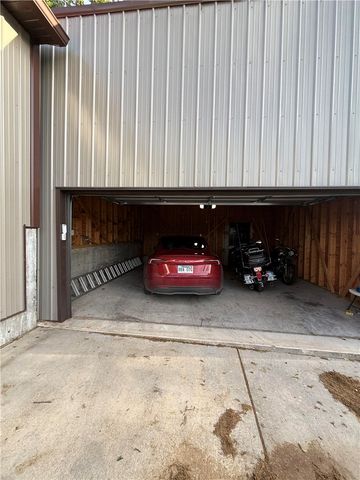 9370 HWY 221, Eureka Springs, AR 72632