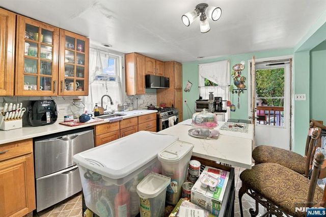 280 Lincoln Street, East Orange, NJ 07017