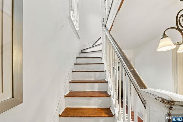 280 Lincoln Street, East Orange, NJ 07017