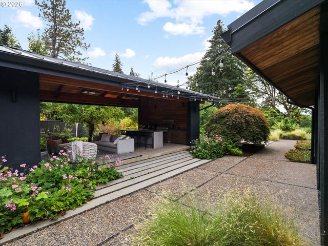 942 S PALATINE HILL Rd, Portland, OR 97219