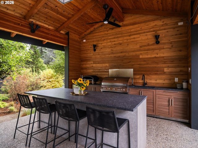 942 S PALATINE HILL Rd, Portland, OR 97219