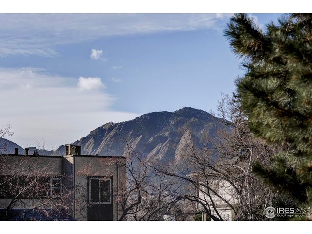 2707 Valmont Rd 205D, Boulder, CO 80304