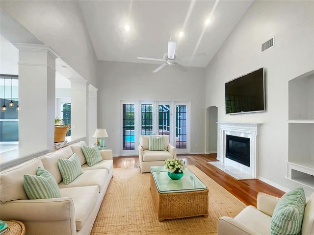 18122 SUGAR BROOKE DRIVE, Tampa, FL 33647