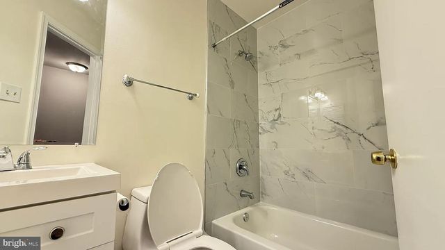 18715 MARTINS LANDING DR, Germantown, MD 20874