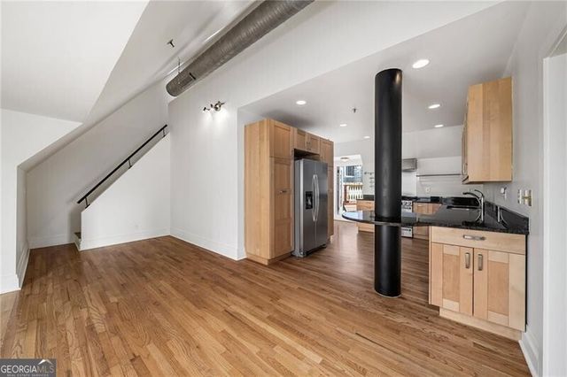 81 Peachtree Place NE PH12, Atlanta, GA 30309