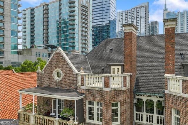 81 Peachtree Place NE PH12, Atlanta, GA 30309