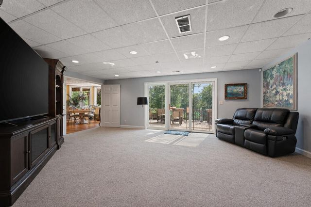 84 Liberty Lakes Drive, Valparaiso, IN 46385