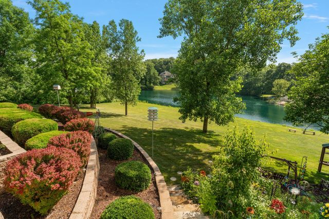 84 Liberty Lakes Drive, Valparaiso, IN 46385