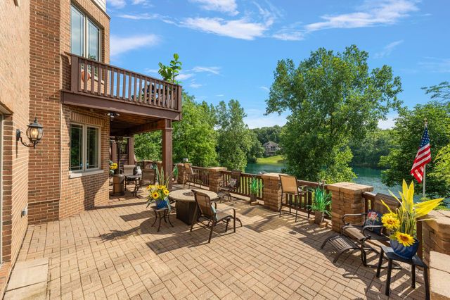 84 Liberty Lakes Drive, Valparaiso, IN 46385