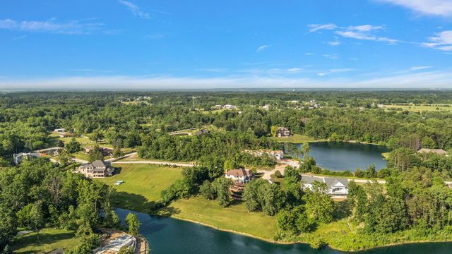 84 Liberty Lakes Drive, Valparaiso, IN 46385