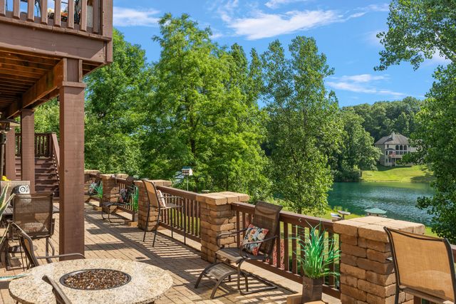 84 Liberty Lakes Drive, Valparaiso, IN 46385