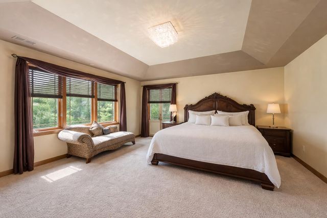 84 Liberty Lakes Drive, Valparaiso, IN 46385