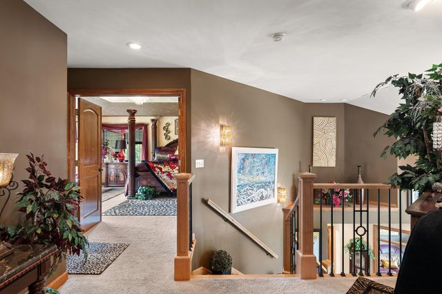 84 Liberty Lakes Drive, Valparaiso, IN 46385