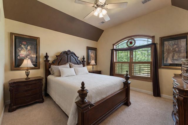 84 Liberty Lakes Drive, Valparaiso, IN 46385