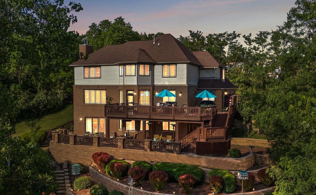 84 Liberty Lakes Drive, Valparaiso, IN 46385