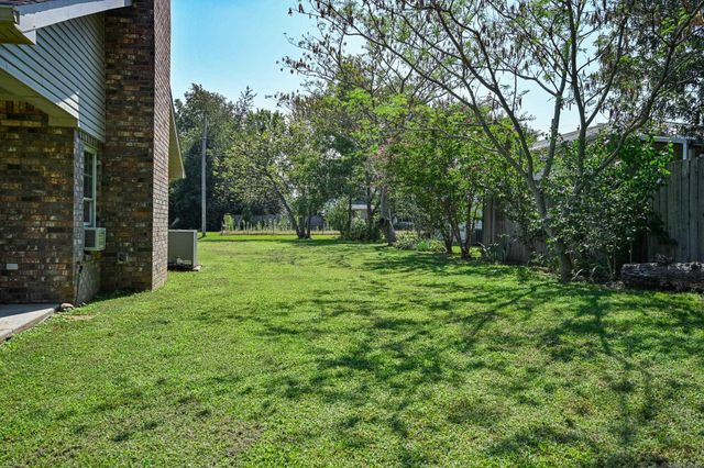 1309 Church Ave, Mena, AR 71953