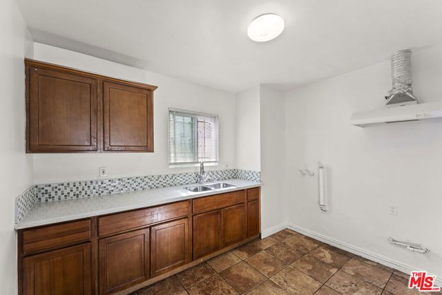 1030 E 21st Street, Long Beach, CA 90806