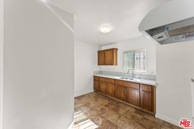 1030 E 21st Street, Long Beach, CA 90806