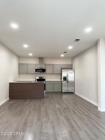 2913 E 5th Court A, Panama City, FL 32401