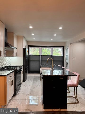25 CLUB LN, Reading, PA 19607