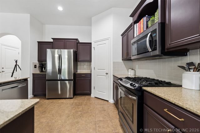 13925 S 91st East Avenue, Bixby, OK 74008