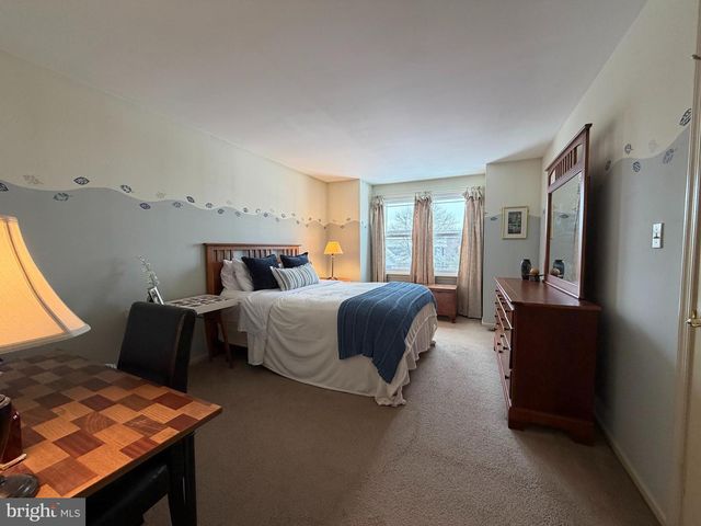 136 WOODVIEW DR, Quakertown, PA 18951