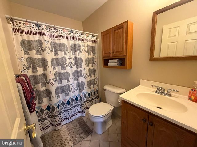 136 WOODVIEW DR, Quakertown, PA 18951