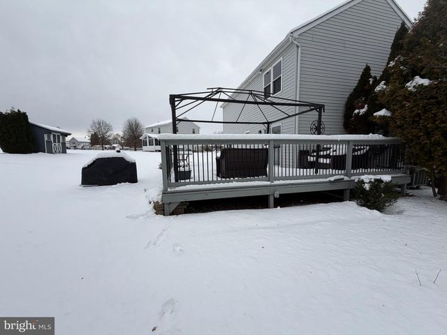 136 WOODVIEW DR, Quakertown, PA 18951