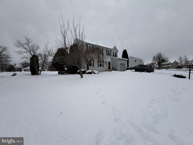 136 WOODVIEW DR, Quakertown, PA 18951