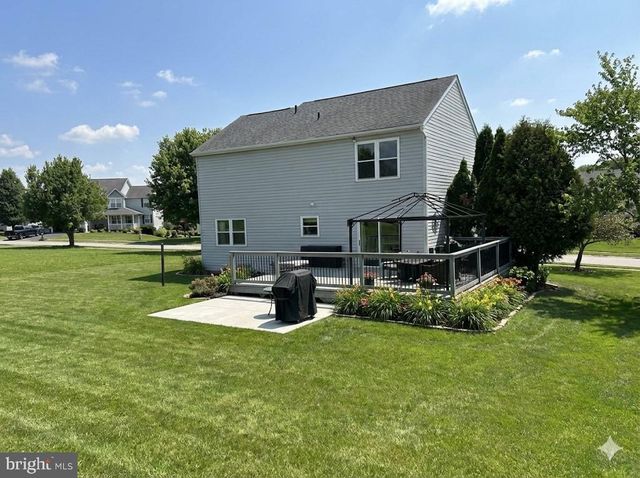 136 WOODVIEW DR, Quakertown, PA 18951