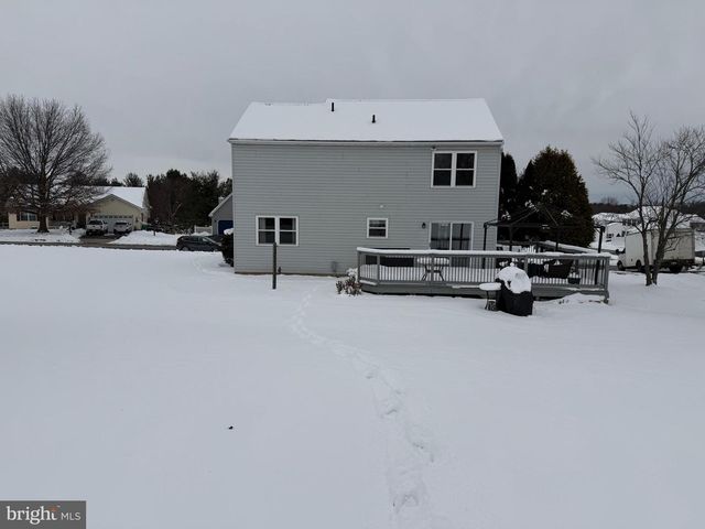 136 WOODVIEW DR, Quakertown, PA 18951