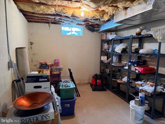 136 WOODVIEW DR, Quakertown, PA 18951