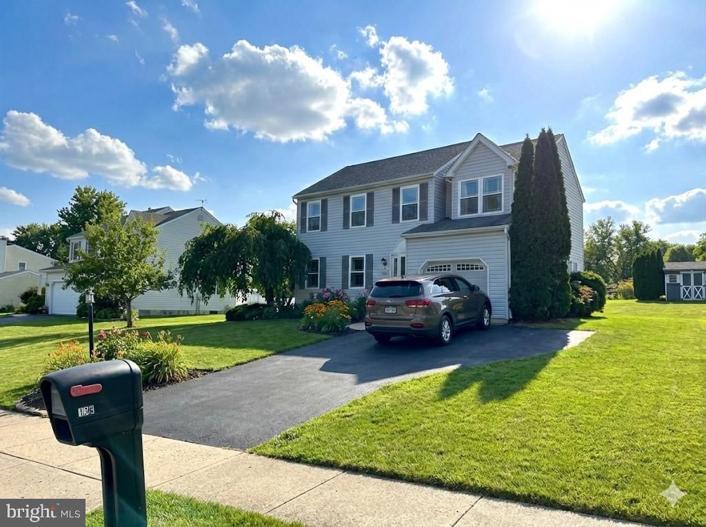 136 WOODVIEW DR, Quakertown, PA 18951