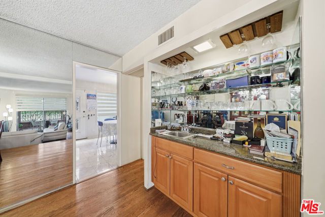 5889 Clinton Street, Los Angeles, CA 90004