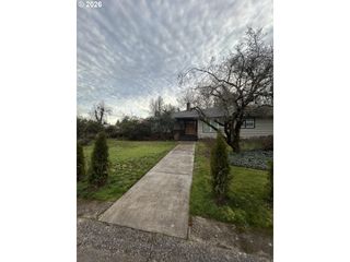 2994 DAPPLE Way, Eugene, OR 97401