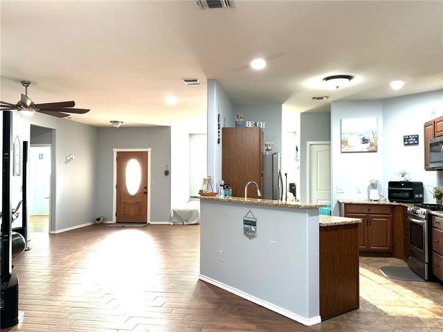 15517 Dyna St, Corpus Christi, TX 78418