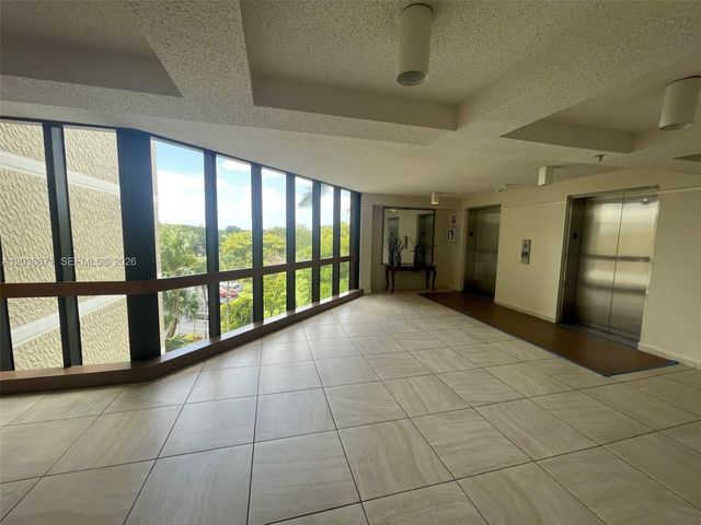 16300 Golf Club Rd 508, Weston, FL 33326