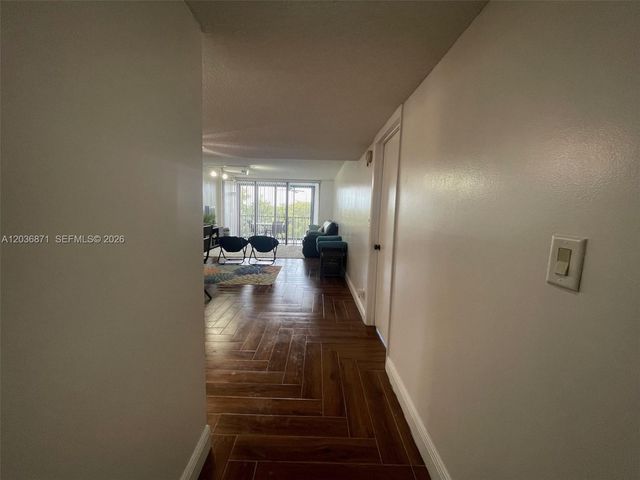 16300 Golf Club Rd 508, Weston, FL 33326
