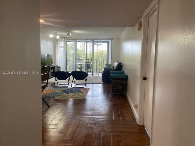 16300 Golf Club Rd 508, Weston, FL 33326