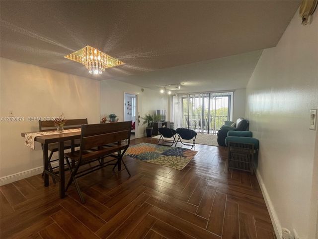 16300 Golf Club Rd 508, Weston, FL 33326