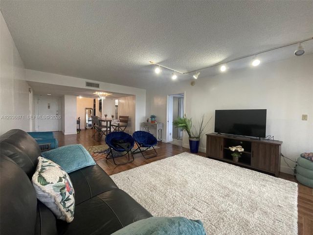 16300 Golf Club Rd 508, Weston, FL 33326