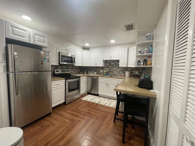 16300 Golf Club Rd 508, Weston, FL 33326